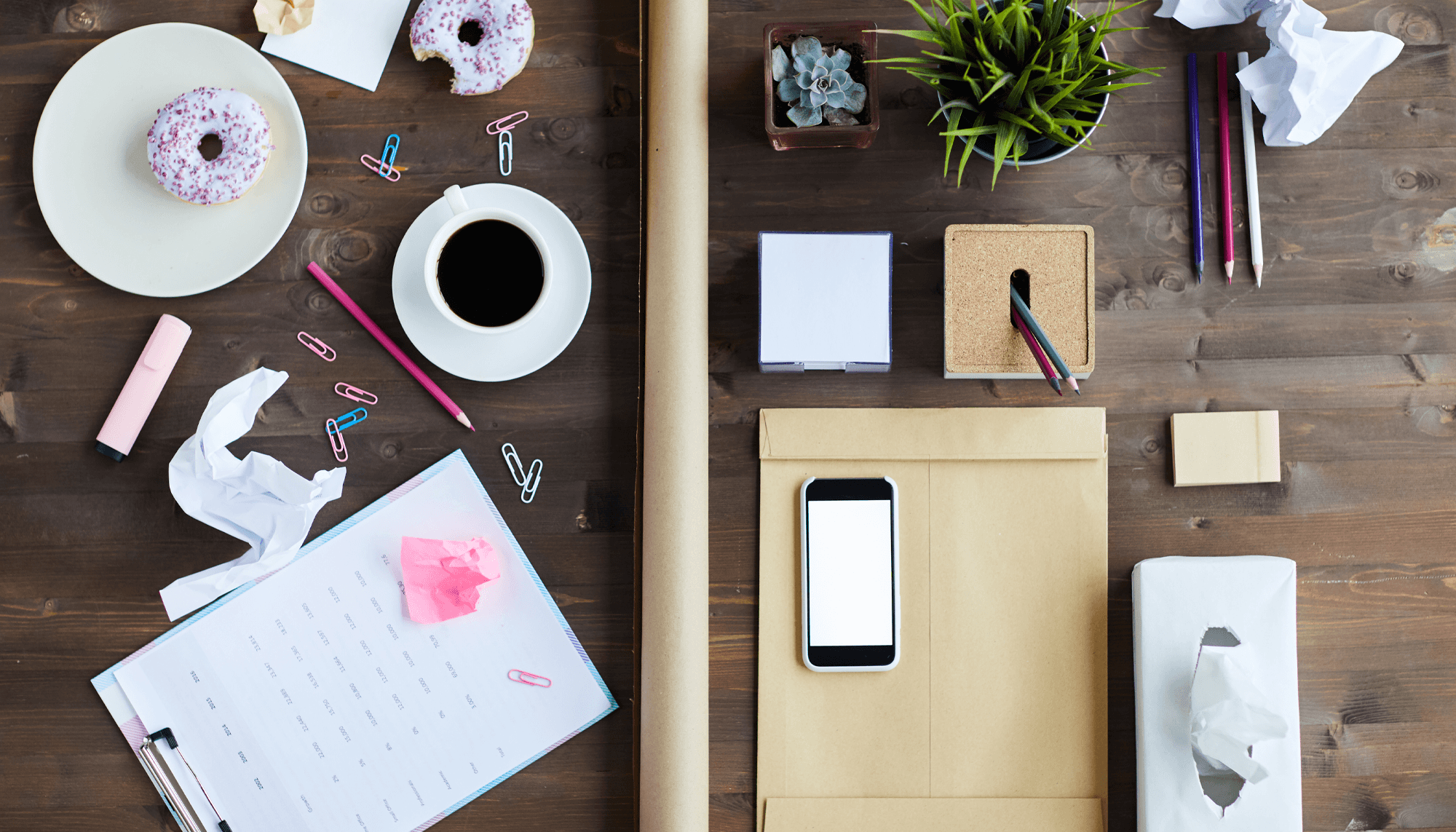 organized desk vs disorganized desk